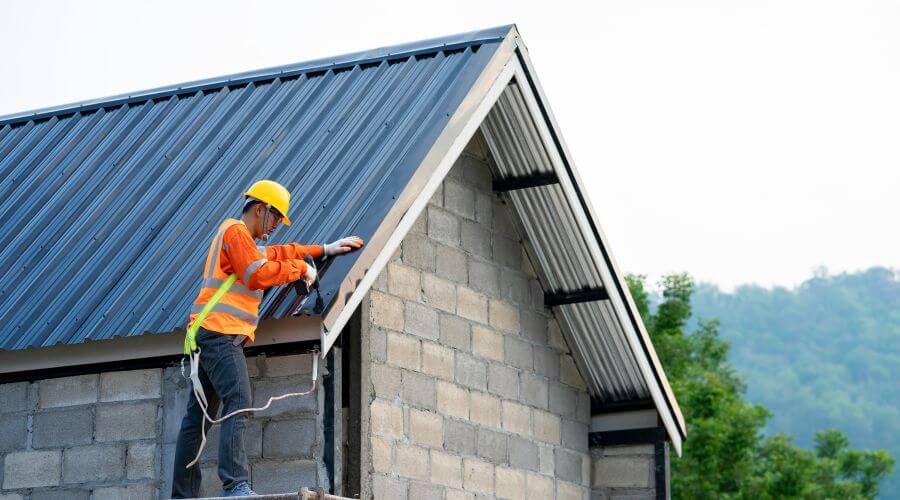 Expert Emergency Roof Repairs services in Stockton, IL